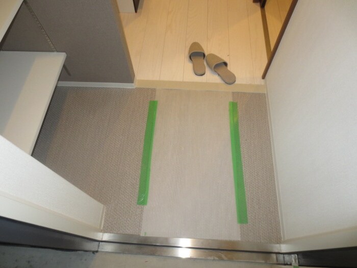 物件内観写真13　(玄関)