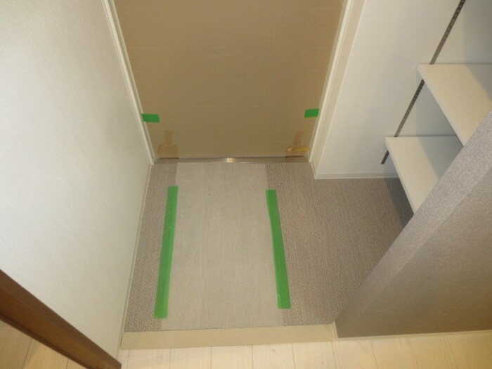 物件内観写真14　(玄関)