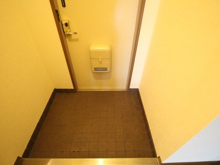 物件内観写真14　(玄関)