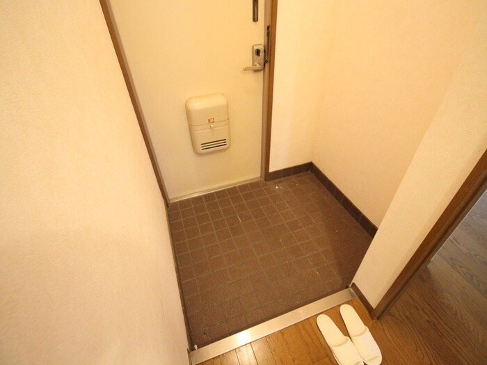 物件内観写真15　(玄関)