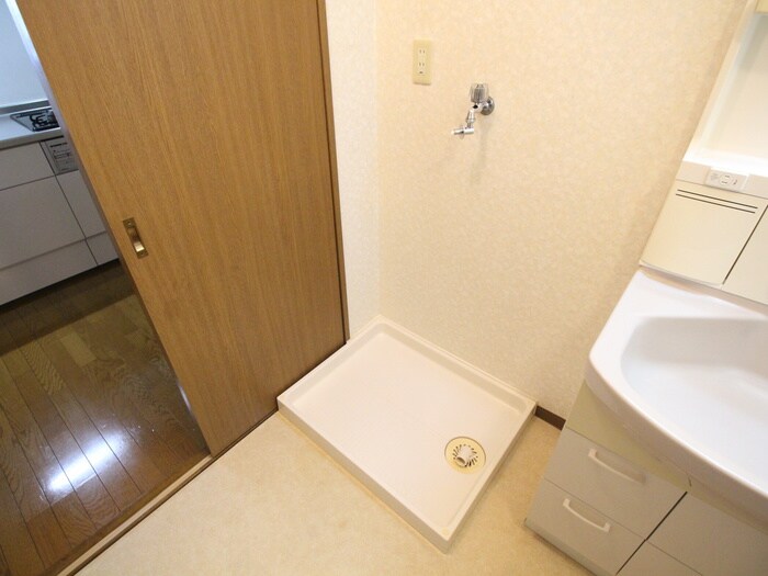 物件内観写真17　(洗濯機置場)