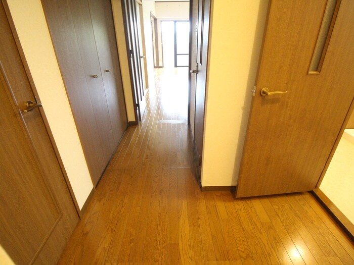 物件内観写真18　(廊下)