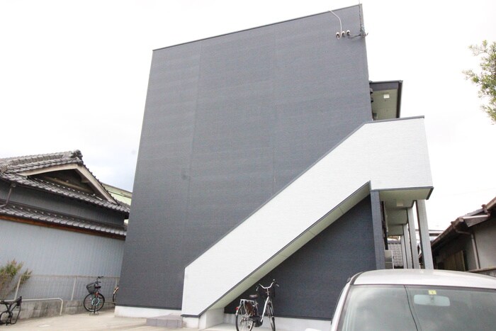 物件外観写真2　(外観写真)