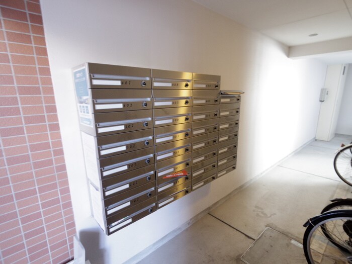 物件外観写真4　(エントランス部分)