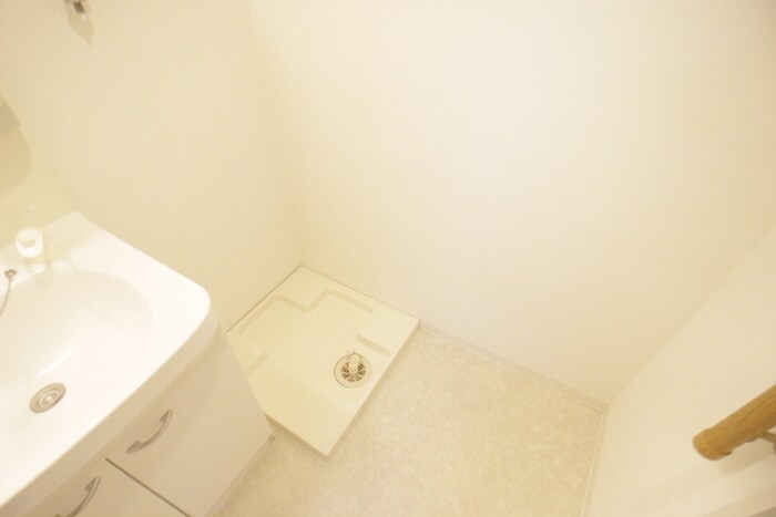 物件内観写真11　(洗濯機置場)