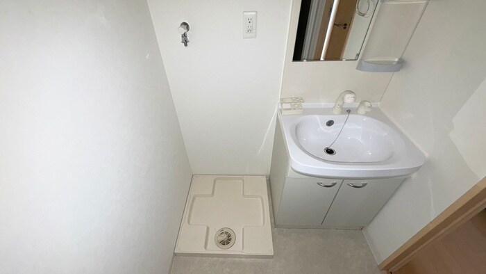 物件内観写真13　(洗濯機置場)