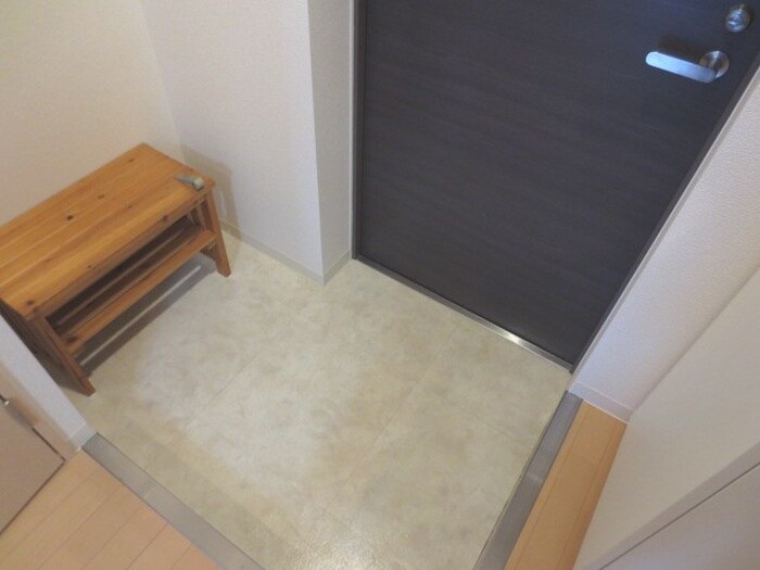 物件内観写真16　(玄関)