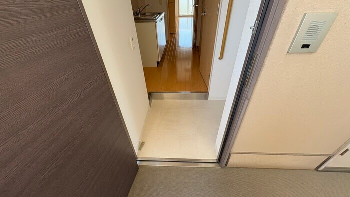 物件内観写真19　(玄関)