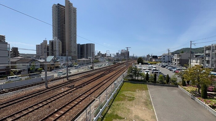 物件内観写真22　(室内からの展望)