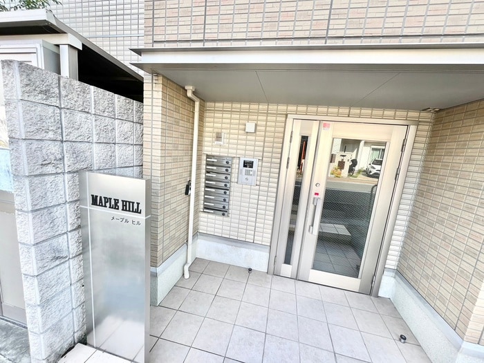 物件外観写真3　(エントランス部分)