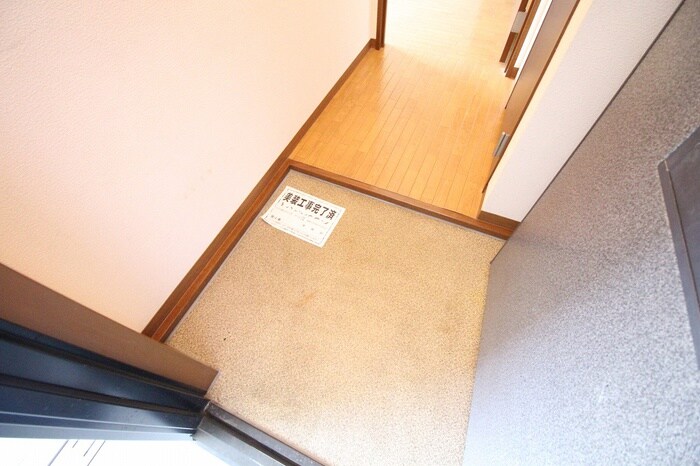 物件内観写真14　(玄関)