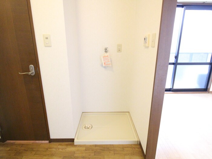 物件内観写真19　(洗濯機置場)