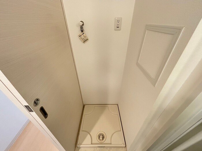 物件内観写真10　(洗濯機置場)