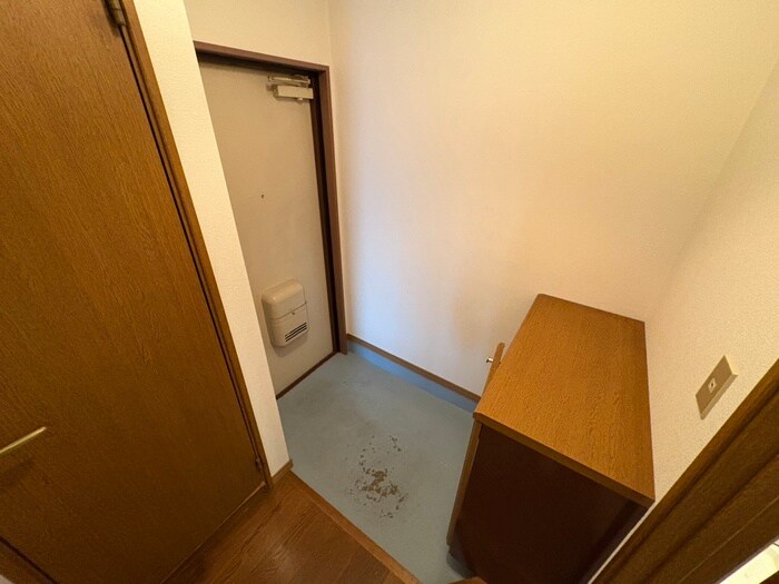 物件内観写真17　(玄関)