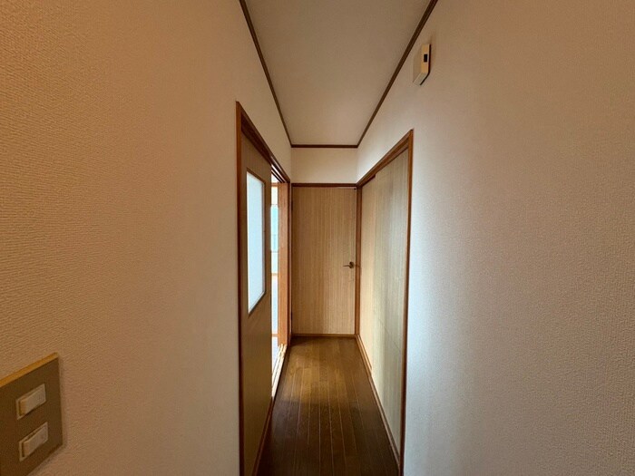 物件内観写真21　(廊下)