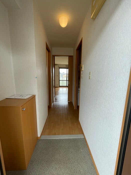 物件内観写真16　(玄関)