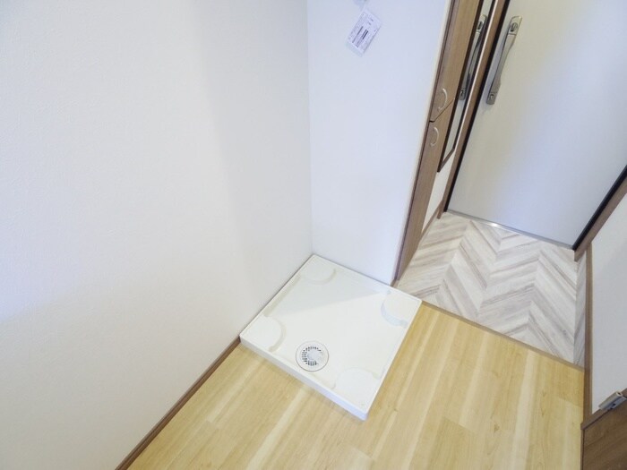 物件内観写真17　(洗濯機置場)