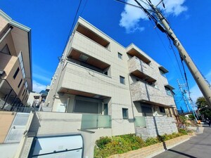 シャーメゾン岡本北外観写真