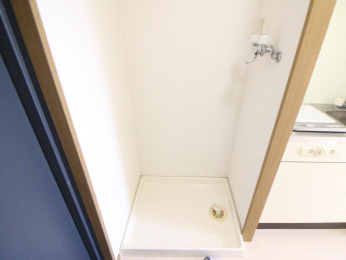 物件内観写真11　(洗濯機置場)