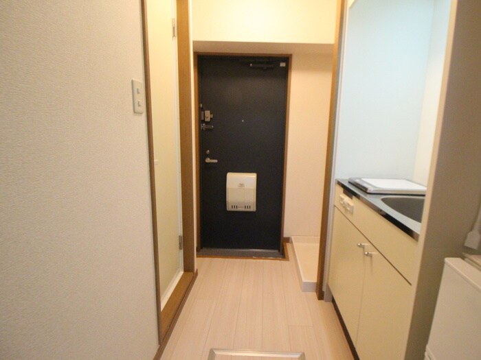 物件内観写真16　(玄関)