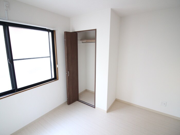 物件内観写真12　(収納)