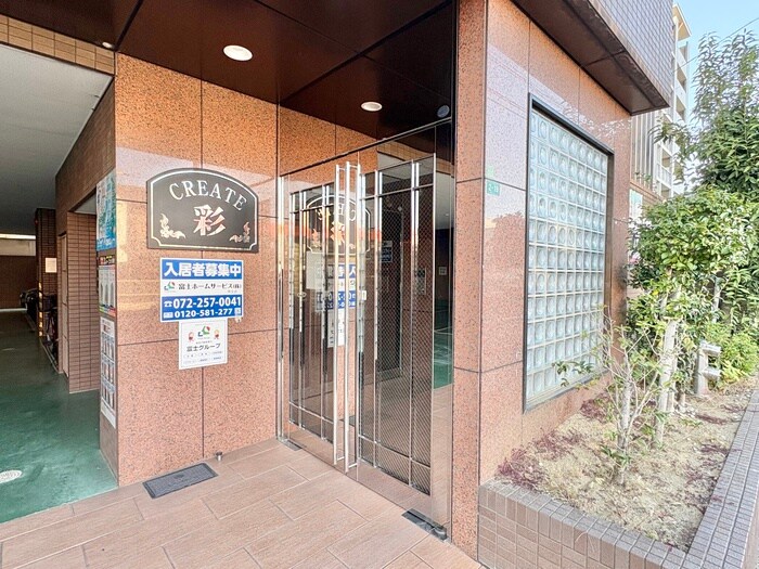 物件外観写真2　(エントランス部分)