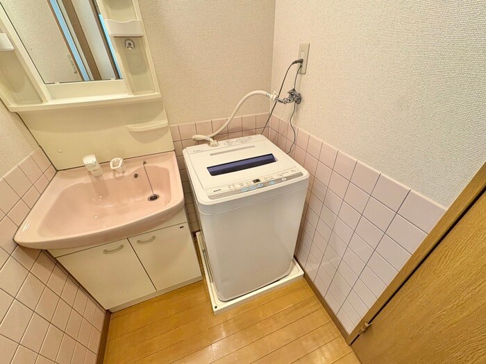 物件内観写真13　(洗濯機置場)