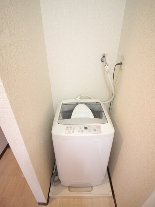 物件内観写真10　(洗濯機置場)