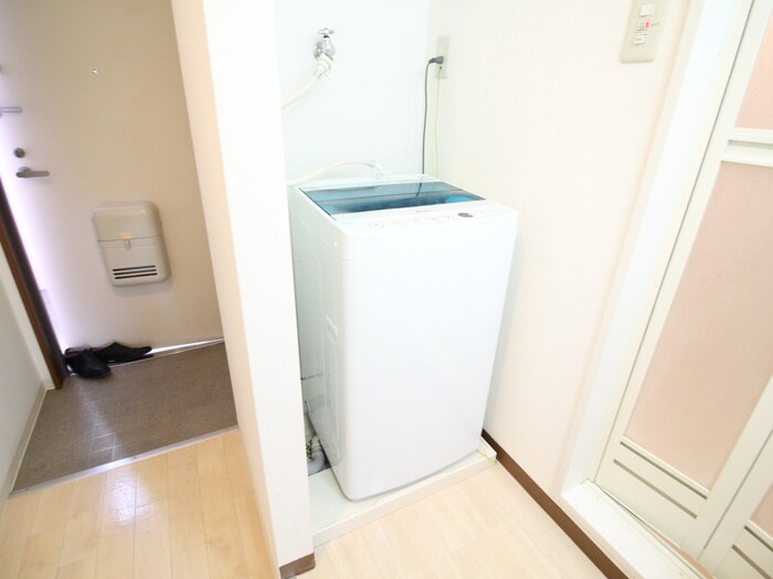 物件内観写真13　(洗濯機置場)