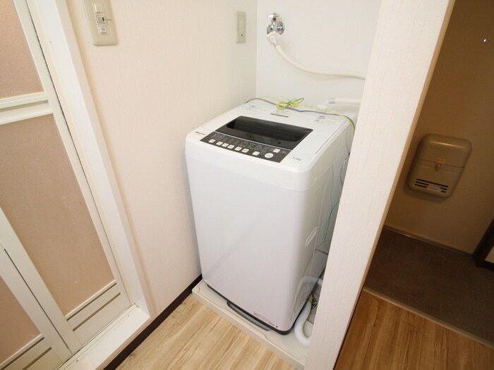 物件内観写真13　(洗濯機置場)