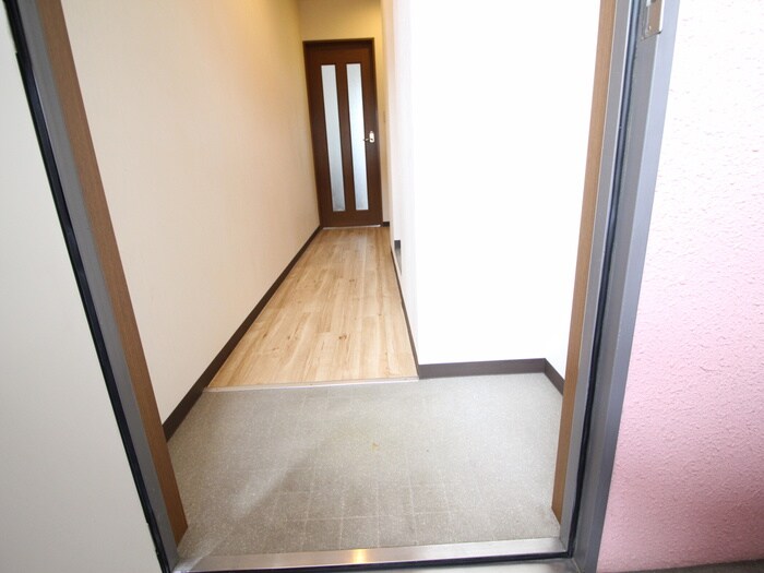 物件内観写真15　(玄関)