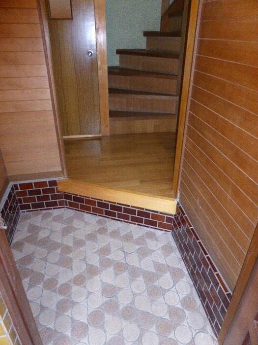 物件内観写真2　(玄関)