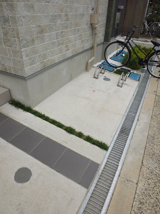 物件外観写真5　(駐輪場)