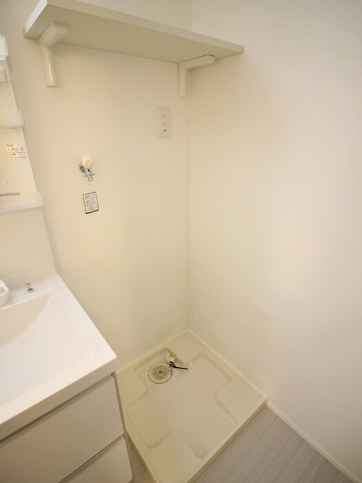 物件内観写真12　(洗濯機置場)