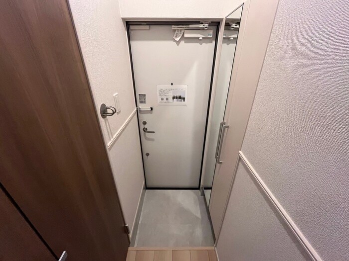 物件内観写真14　(玄関)