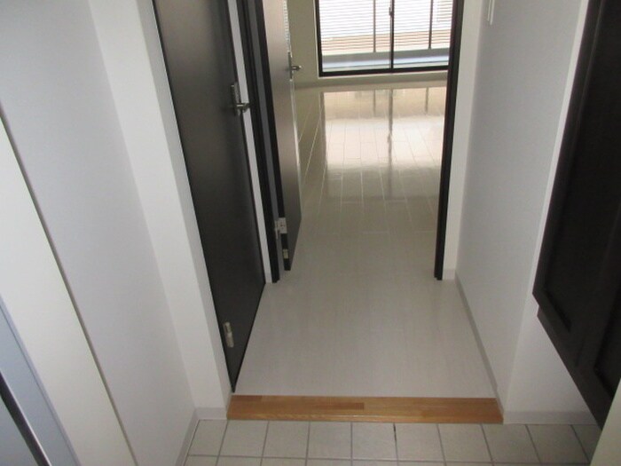 物件内観写真21　(玄関)
