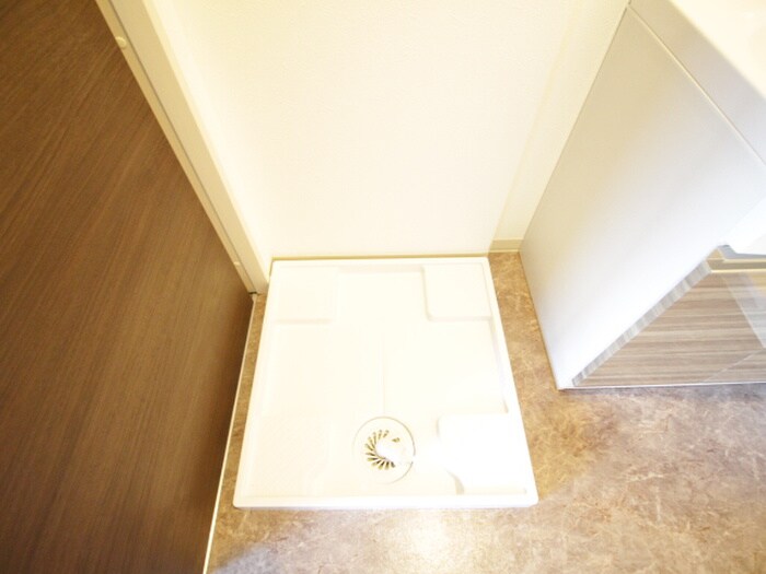 物件内観写真14　(洗濯機置場)