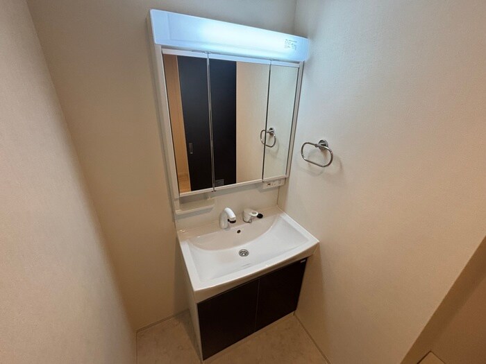 物件内観写真11　(洗面)