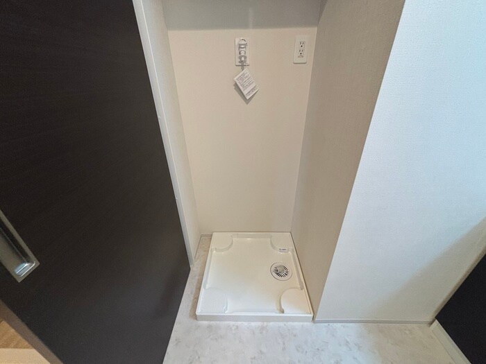 物件内観写真15　(洗濯機置場)