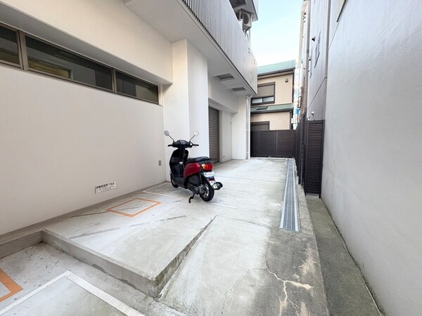 バイク置き場