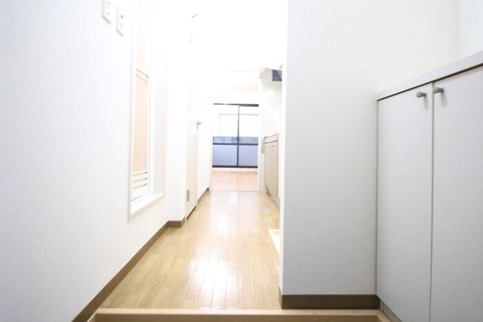 物件内観写真14　(廊下)