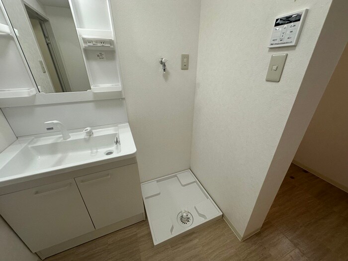 物件内観写真10　(洗濯機置場)