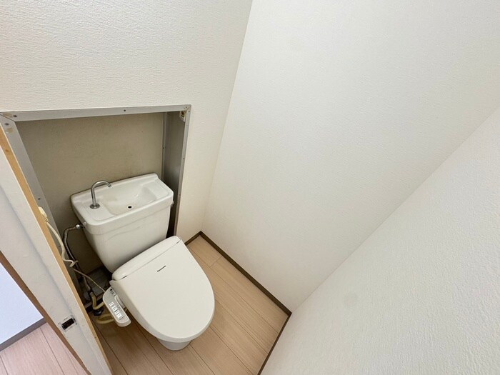 物件内観写真14　(トイレ)