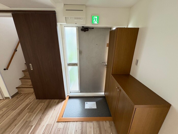 物件内観写真17　(玄関)