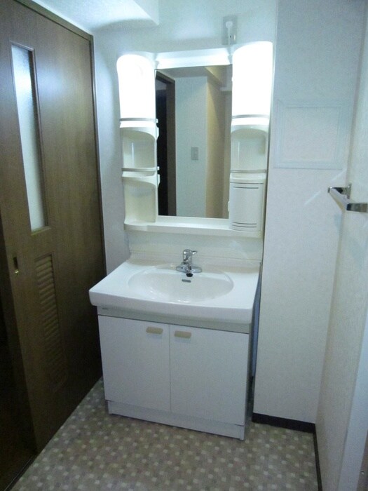 物件内観写真12　(洗面)