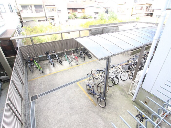 物件外観写真3　(駐輪場)