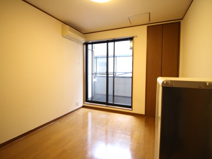 物件内観写真9　(居室)