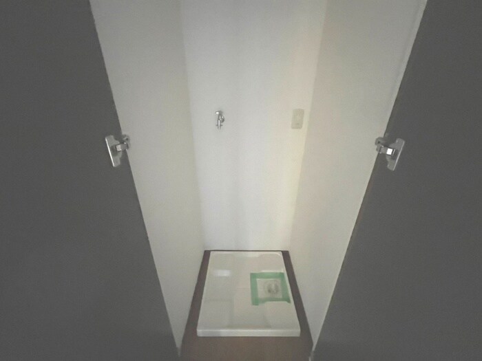 物件内観写真15　(洗濯機置場)