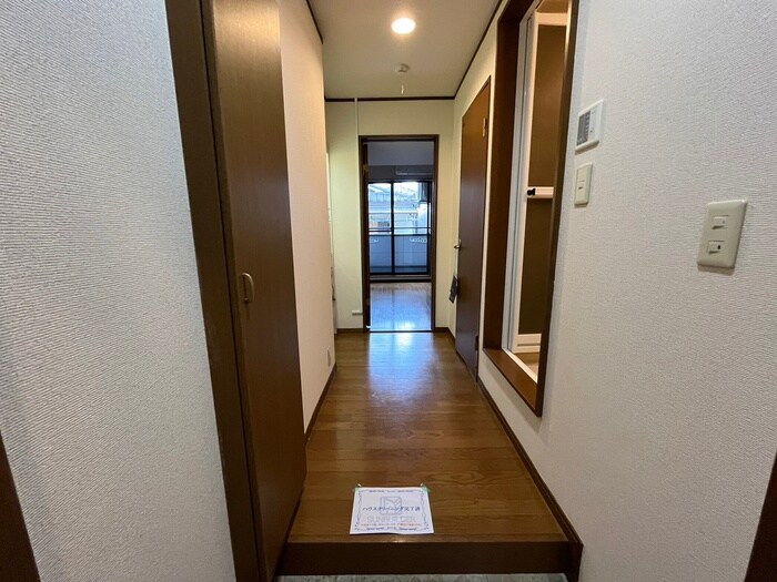 物件内観写真20　(廊下)