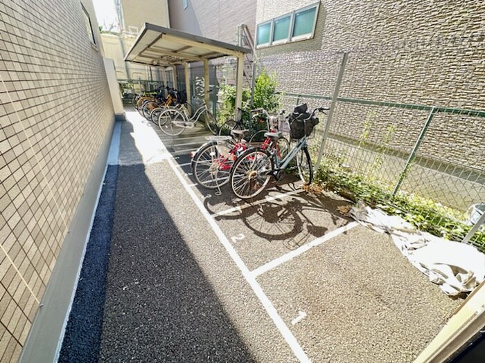 物件外観写真6　(駐輪場)
